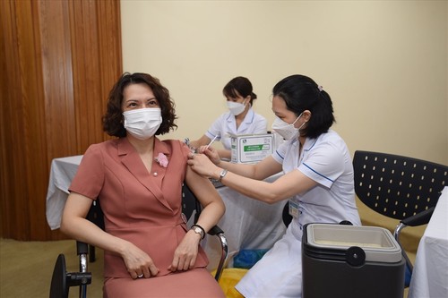 Phát động tiêm vaccine phòng chống covid -19 mũi 3, mũi 4 cho người lao động - ảnh 2