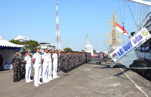 Tàu buồm Lê Quý Đôn rời Indonesia đi Brunei - ảnh 1