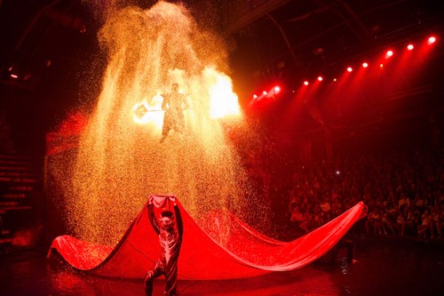 Đằng sau thành công của vở diễn “Vùng đất kỳ bí” - ảnh 2