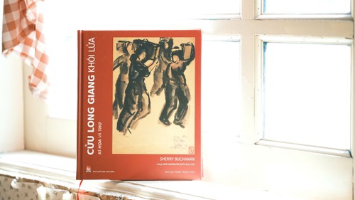 Ra mắt art book “Cửu Long Giang khói lửa - Kí họa và thơ”: Kí ức nghệ thuật giữa khói lửa chiến tranh - ảnh 1