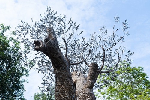 Họa sĩ, nhà thiết kế Tia Thủy Nguyễn và tác phẩm nghệ thuật “Hồi sinh”  - ảnh 2