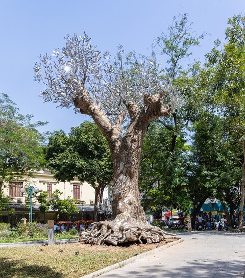 Họa sĩ, nhà thiết kế Tia Thủy Nguyễn và tác phẩm nghệ thuật “Hồi sinh”  - ảnh 1