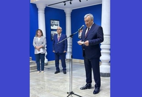 Triển lãm ảnh tư liệu “Mối quan hệ hữu nghị bền vững giữa Uzbekistan và Việt Nam” - ảnh 1