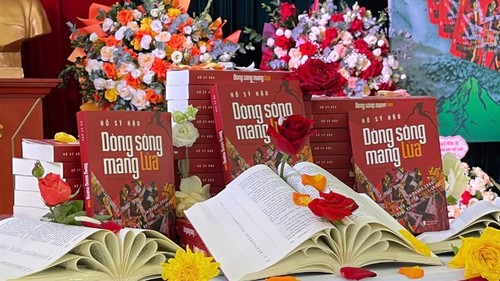 Trở lại chiến trường bằng văn chương – “Dòng sông mang lửa” lay động người đọc trẻ - ảnh 1