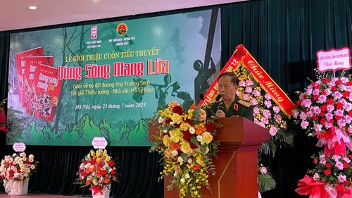 Trở lại chiến trường bằng văn chương – “Dòng sông mang lửa” lay động người đọc trẻ - ảnh 2