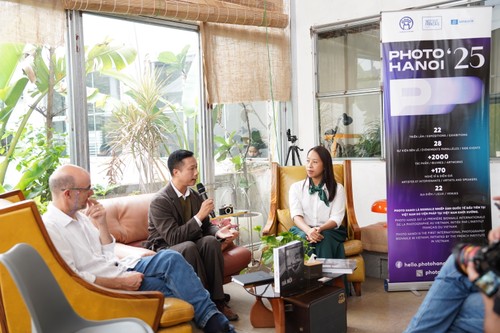 “Ra mắt sách ảnh Hà Nội 1987” của Jean-Charles Sarrazin trong khuôn khổ PHOTO HANOI' 25 - ảnh 5