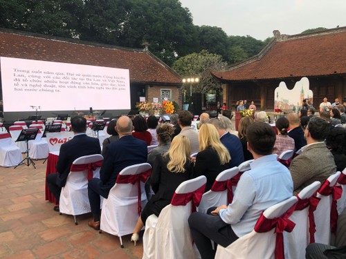 Triển lãm “Danh tính hình thành” của họa sĩ Minh Đàm và Gala hòa nhạc Ba Lan: Nhịp cầu ngoại giao văn hóa            - ảnh 1