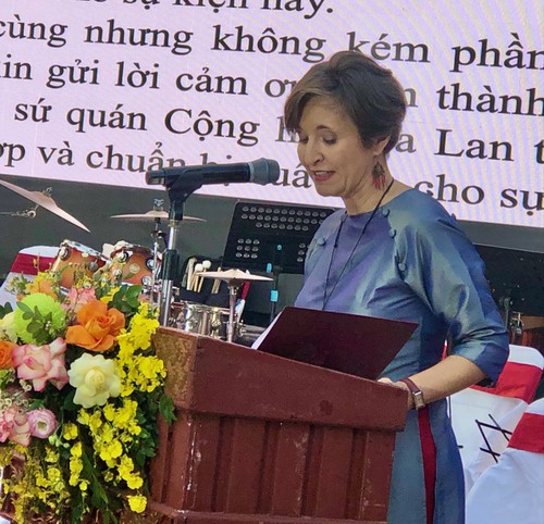 Triển lãm “Danh tính hình thành” của họa sĩ Minh Đàm và Gala hòa nhạc Ba Lan: Nhịp cầu ngoại giao văn hóa            - ảnh 3