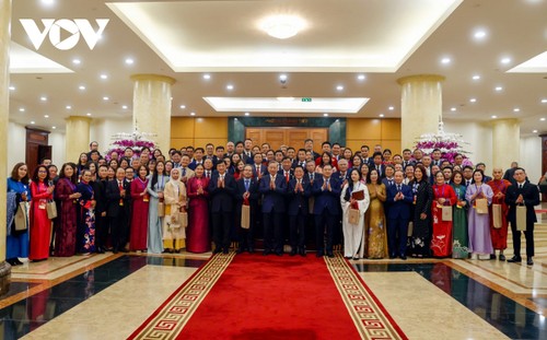 Tổng Bí thư Tô Lâm gặp mặt đoàn kiều bào dự chương trình “Xuân Quê hương 2026” - ảnh 4