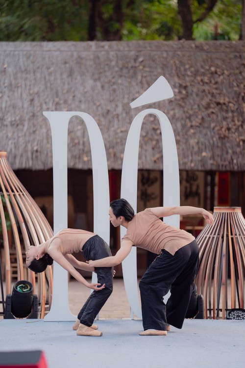 Ballet đương đại “Dó”- Ngôn ngữ đương đại thấm đẫm cảm quan Việt Nam - ảnh 3