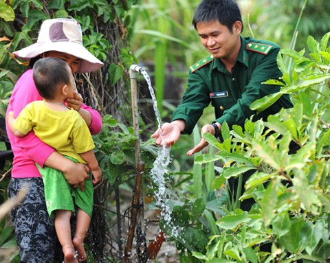 แนวชายแดนเขตที่ราบสูง Tây Nguyên ยามวสันต์ - ảnh 4