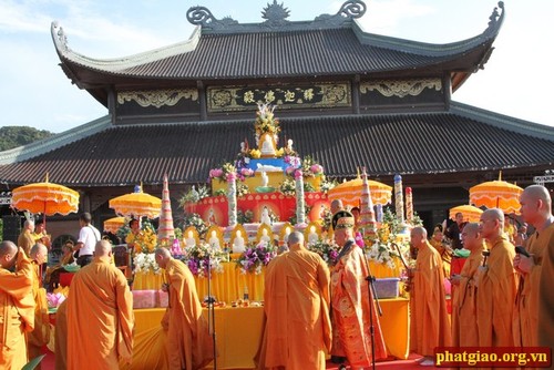 ประมวลภาพเกี่ยวกับงานวิสาขบูชาโลกปี 2014 - ảnh 2