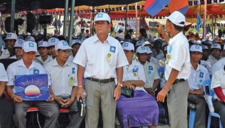 กัมพูชาจับกุมเจ้าหน้าที่พรรคซีเอ็นอาร์พีที่ใส่ร้ายนโยบายของเวียดนาม - ảnh 1