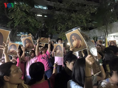 ผู้นำเวียดนามส่งสารแสดงความเสียใจอย่างสุดซึ้งต่อพระบรมวงศานุวงศ์และประชาชนไทย - ảnh 3