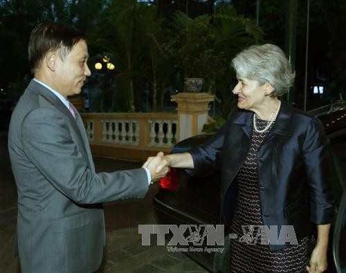 ประธานคณะกรรมการยูเนสโกแห่งชาติเวียดนามเจรจากับผู้อำนวยการใหญ่องค์การยูเนสโก - ảnh 1