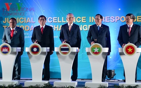 เวียดนามเข้าร่วมการประชุมหน่วยงานศาลและตุลาการระหว่างประเทศ ณ ประเทศไทย - ảnh 1