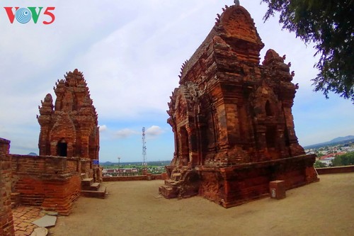 จังหวัดนิงถวนตั้งเป้าหมายว่า จะต้อนรับนักท่องเที่ยว 2 ล้านคนในปี 2019 - ảnh 1