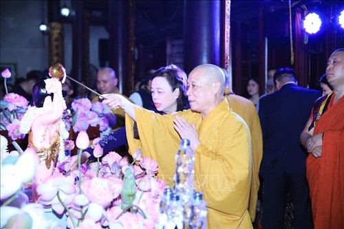 พระธรรมคำสอนของพุทธศาสนามีส่วนร่วมสร้างสรรค์และเสริมสร้างความสัมพันธ์ระหว่างเวียดนามกับอินเดีย - ảnh 1