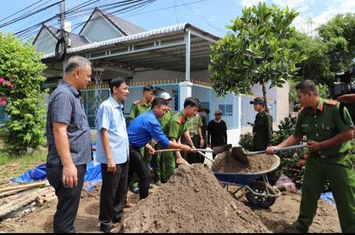 จังหวัดซอกจังปฏิบัติโครงการช่วยเหลือการก่อสร้างที่อยู่อาศัยสำหรับคนจนให้แล้วเสร็จ - ảnh 2