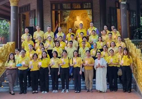 กิจกรรมจิตอาสาและพิธีสงฆ์เฉลิมพระเกียรติพระบาทสมเด็จพระเจ้าอยู่หัว - ảnh 6