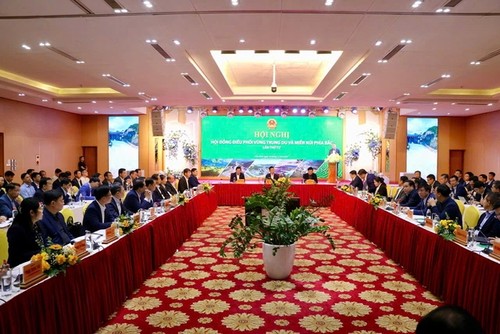 การขยายตัวเศรษฐกิจของเขตเขาและภูดอยภาคเหนือสูงที่สุดของประเทศ - ảnh 1