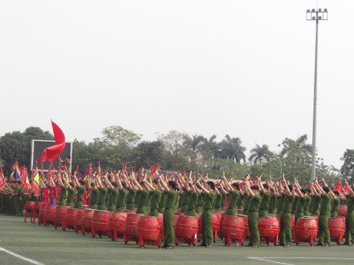 ฟุตบอลหญิงรายการกระชับมิตรรุ่นอายุไม่เกิน 17 ปี  เวียดนามชนะไทย 2-1  - ảnh 1