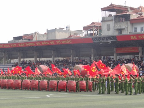 ฟุตบอลหญิงรายการกระชับมิตรรุ่นอายุไม่เกิน 17 ปี  เวียดนามชนะไทย 2-1  - ảnh 2