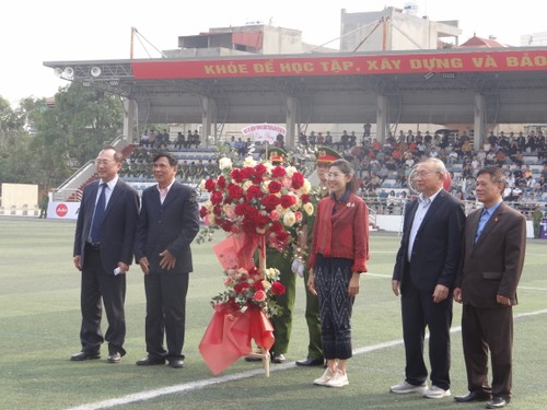 ฟุตบอลหญิงรายการกระชับมิตรรุ่นอายุไม่เกิน 17 ปี  เวียดนามชนะไทย 2-1  - ảnh 4