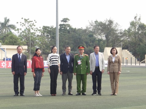 ฟุตบอลหญิงรายการกระชับมิตรรุ่นอายุไม่เกิน 17 ปี  เวียดนามชนะไทย 2-1  - ảnh 7