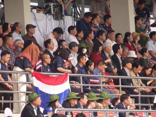 ฟุตบอลหญิงรายการกระชับมิตรรุ่นอายุไม่เกิน 17 ปี  เวียดนามชนะไทย 2-1  - ảnh 14