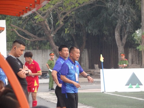 ฟุตบอลหญิงรายการกระชับมิตรรุ่นอายุไม่เกิน 17 ปี  เวียดนามชนะไทย 2-1  - ảnh 22