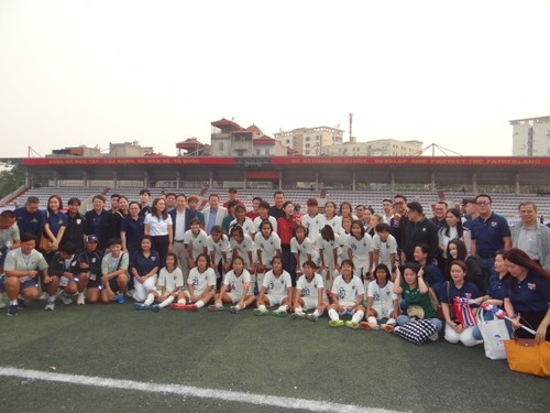 ฟุตบอลหญิงรายการกระชับมิตรรุ่นอายุไม่เกิน 17 ปี  เวียดนามชนะไทย 2-1  - ảnh 26