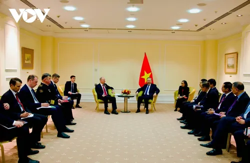 เลขาธิการใหญ่พรรคโตเลิมให้การต้อนรับสถานประกอบการรัสเซีย - ảnh 2