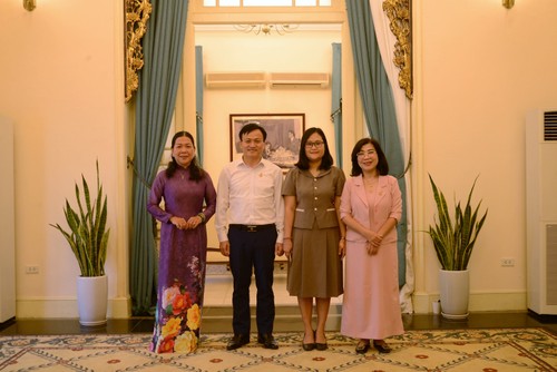 คุณครู เหงวียนถิทูลานของเวียดนนามได้รับรางวัลสมเด็จเจ้าฟ้ามหาจักรีครั้งที่ 6 ประจำปี 2025 - ảnh 3