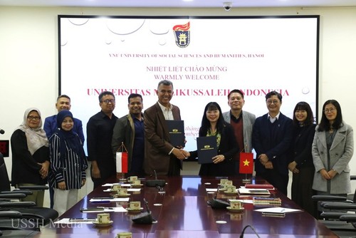 ความร่วมมือด้านการศึกษาระหว่างเวียดนามกับอินโดนีเซีย -  รากฐานที่ยั่งยืนแห่งการพัฒนาและความเข้าใจระหว่างกัน - ảnh 1