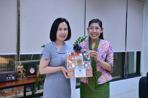 เอกอัครราชทูตไทยเยี่ยมสำนักงานส่วนกระจายเสียงภาษาต่างประเทศสถานีวิทยุเวียดนาม - ảnh 3