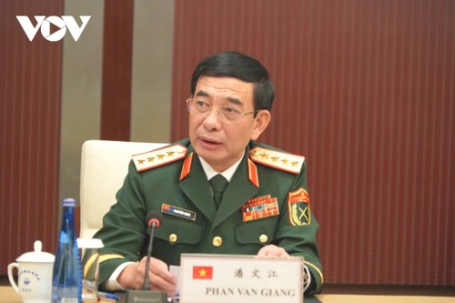 เวียดนามผลักดันการต่างประเทศด้านกลาโหม - ảnh 1