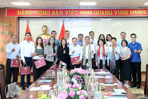 ความประทับใจจากการเยือนเวียดนามของคณะผู้สื่อข่าวกัมพูชา - ảnh 1