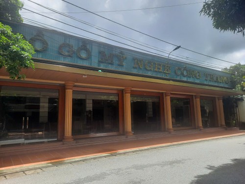 หมู่บ้านลาเซวียนมุ่งมั่นอนุรักษ์และพัฒนาอาชีพแกะสลักไม้พื้นเมือง - ảnh 1