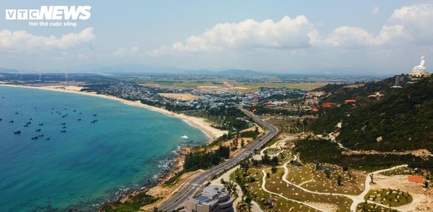 Coastal roads in Binh Dinh: Nature’s masterpiece