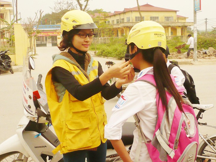 Conductoras hermosas de mototaxi de dos ruedas  - ảnh 7