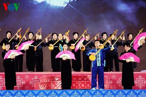 Vibrantes actividades conmemorativas del Día del Patrimonio Cultural de Vietnam en Hanoi - ảnh 1