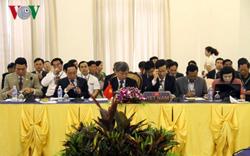 Conferencia preparatoria para IX Cumbre del Triángulo de Desarrollo Vietnam-Laos-Camboya - ảnh 1