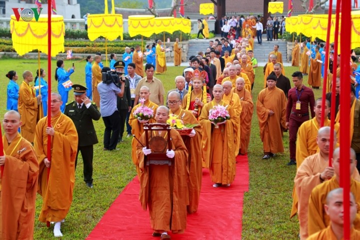 Vietnam conmemora 710 años de la entrada del Rey Buda Tran Nhan Tong al Nirvana - ảnh 1