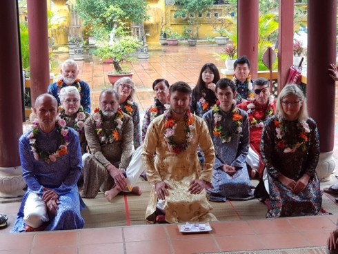 Vietnam recibe a turistas extranjeros en el primer día de 2019 - ảnh 1