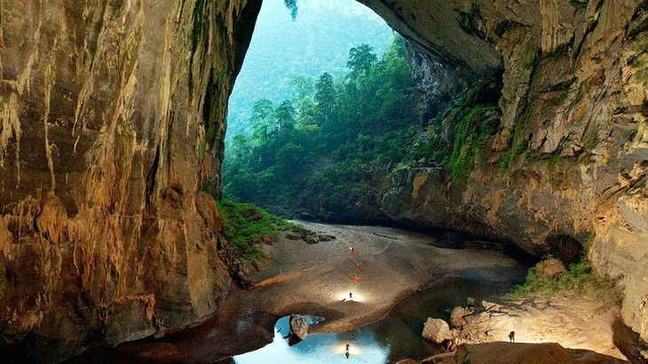 Gruta Son Doong de Vietnam entre los cinco destinos turísticos más atractivos en 2019 - ảnh 1