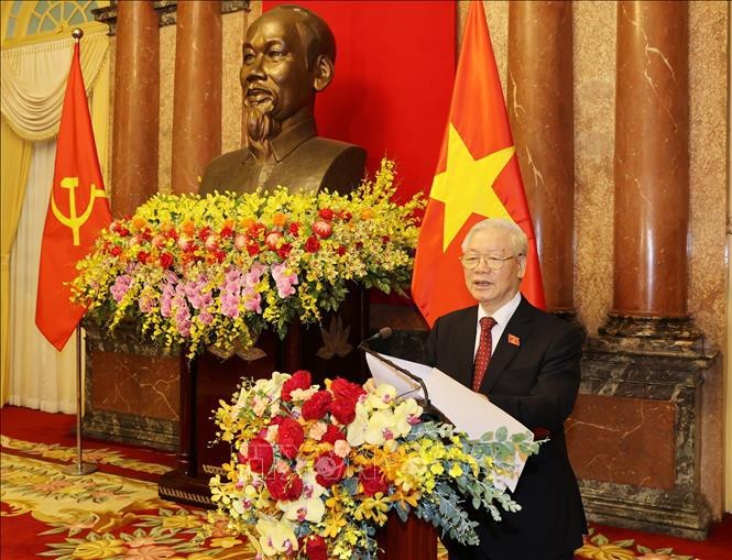 El máximo líder de Vietnam preside la reunión del Buró Político del Partido Comunista - ảnh 1