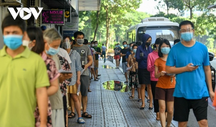 Fuerte descenso de casos en Ciudad Ho Chi Minh y más de 18 000 pacientes han sido dados de alta hoy - ảnh 1