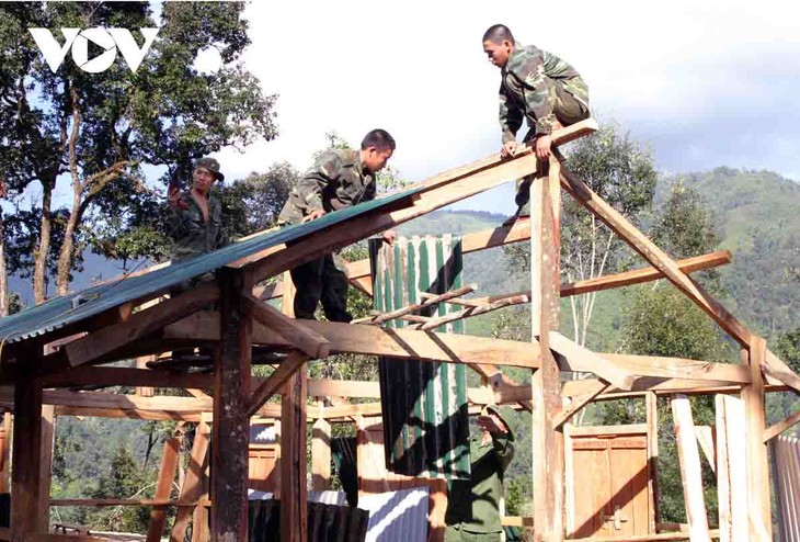 Árboles de hoja caduca y la nueva vida de la etnia La Hu en Lai Chau - ảnh 1