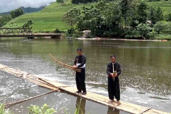 Melodías de la zampoña acompañan la vida de la comunidad étnica Mong - ảnh 1